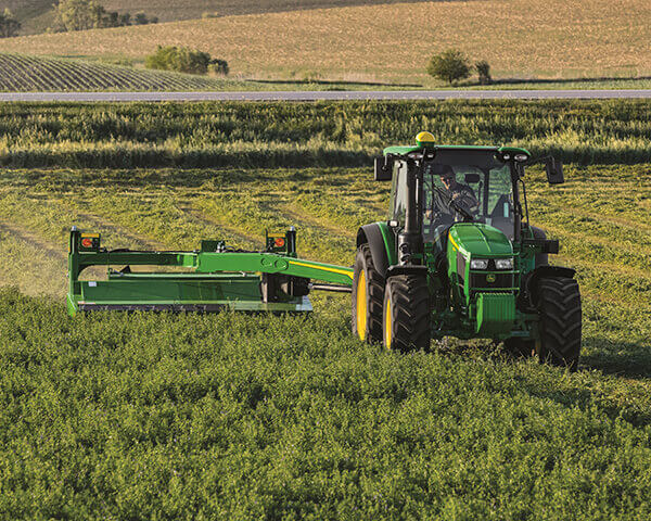 Fauchage de l'herbe pour faire du foin